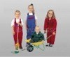 Kinder-Arbeitsbekleidung als Latzhose oder Overall in den Farben kornblau, grün, rot. Klicken für mehr Info zum Artikel